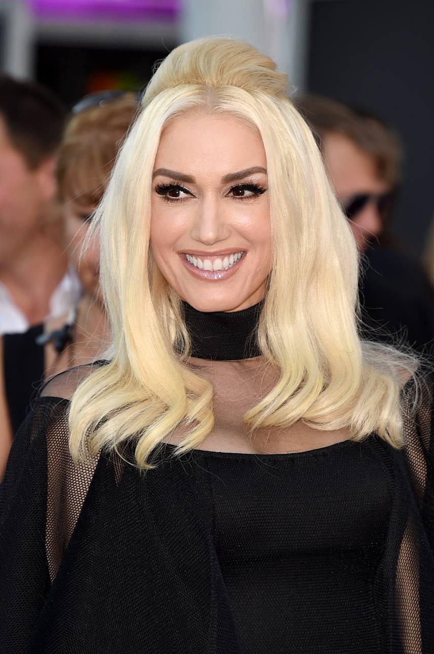 Gwen Stefani Without Makeup is Somewhat Unrecognizable, but Let’s Give